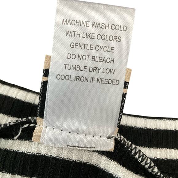 Wrapper Women's Black and white Striped Top Size XL - Picture 5 of 6